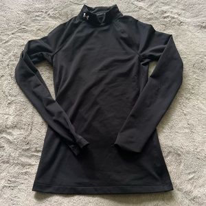 Under armour compression shirt long sleeve size small